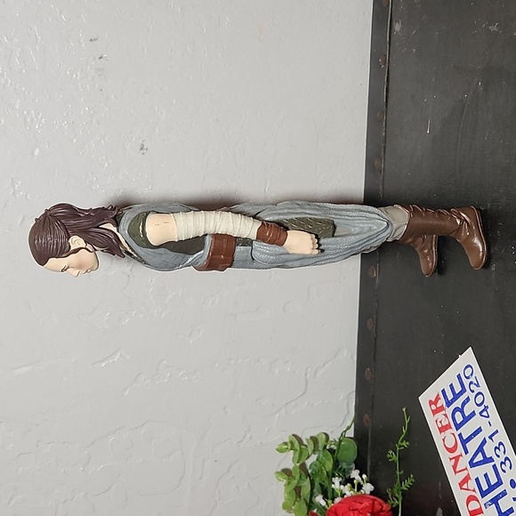 STAR WARS The Last Jedi Rey Training Action Figure - Picture 6 of 10